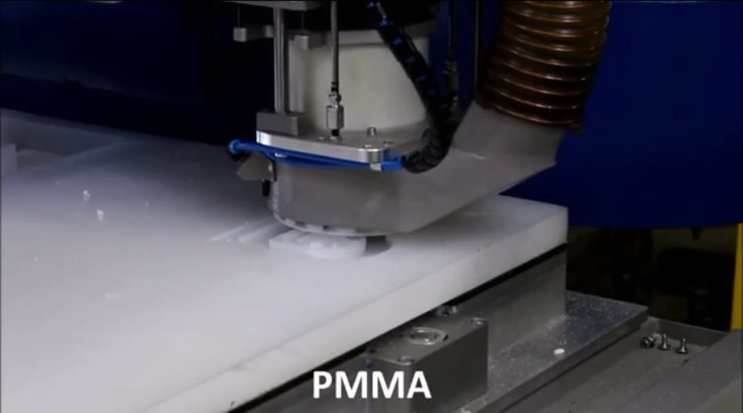 Organinio stiklo frezavimas (PMMA) Vilniuje